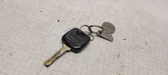 Volvo V70 Ignition key/card EZV310 611120