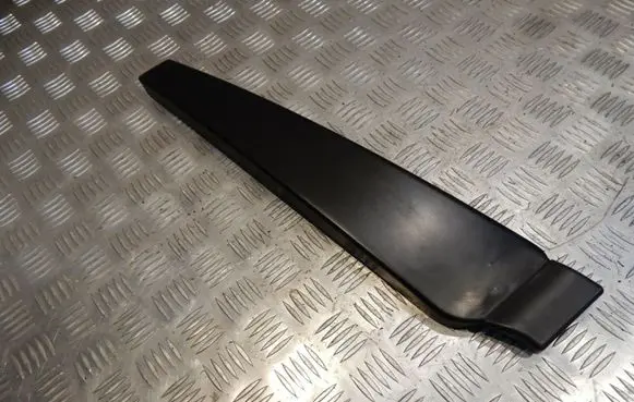 Audi A4 S4 B7 8E 8H Front door glass trim molding 8E0853290E 8E0853290 34155