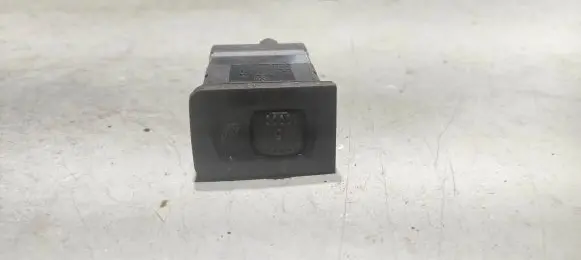 Volkswagen PASSAT B5.5 Seat heating switch 1J0963564B