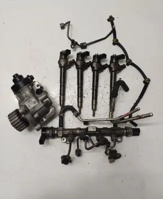 Audi A3 S3 8V Fuel injection system set 0445010537 04L130755D 0445110475