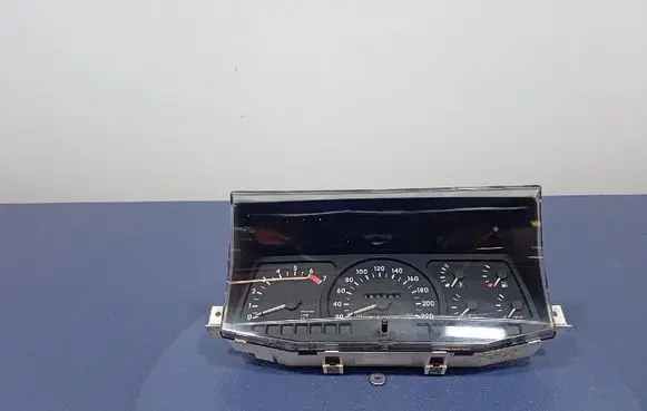 Speedometer (instrument cluster)