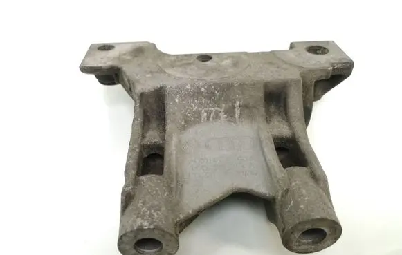 Volkswagen Transporter - Caravelle T5 Engine mounting bracket 070199343A
