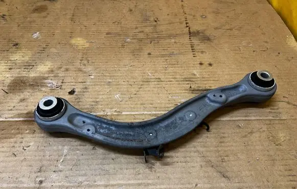 Land Rover Discovery 5 Rear control arm CPLA5501B CPLA2A669AC