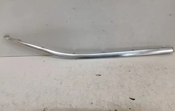 Peugeot 5008 Rear glass trim 