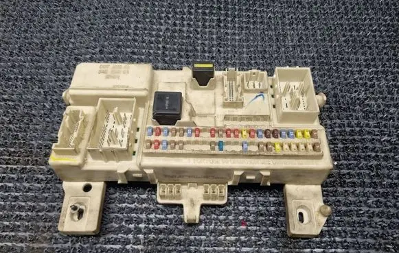 Volvo V50 Fuse module 30765471 00081007 519248306
