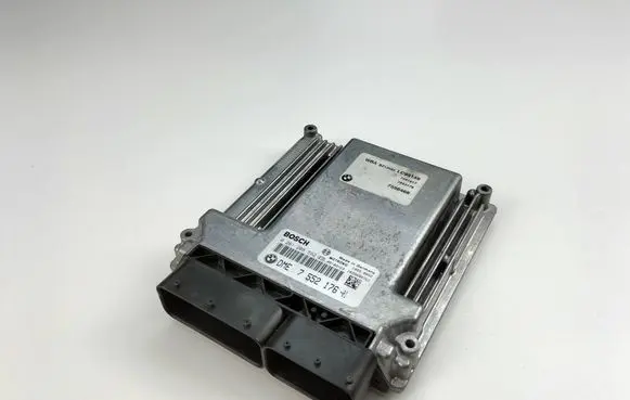BMW 3 E92 E93 Engine control unit/module 0261208582 7556468 7552176