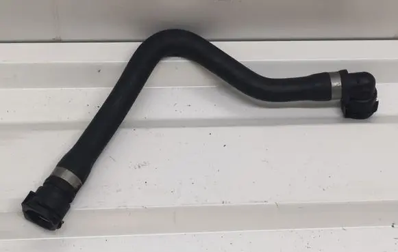 BMW 6 E63 E64 Engine coolant pipe/hose 8375796