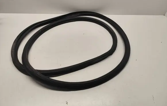 Hyundai Santa Fe Loading door rubber seal (on body) 