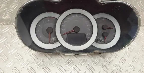 Toyota RAV 4 (XA30) Speedometer (instrument cluster) 8380042D03