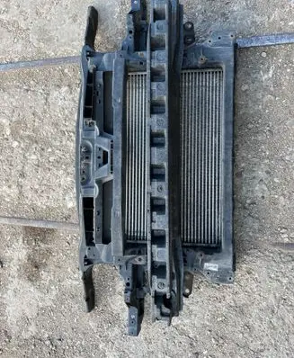 Volkswagen Touran I Front piece kit 1H0121341B