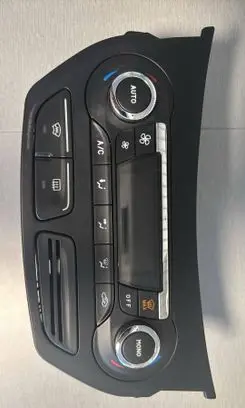 Ford C-MAX II Climate control unit AM5T18C612