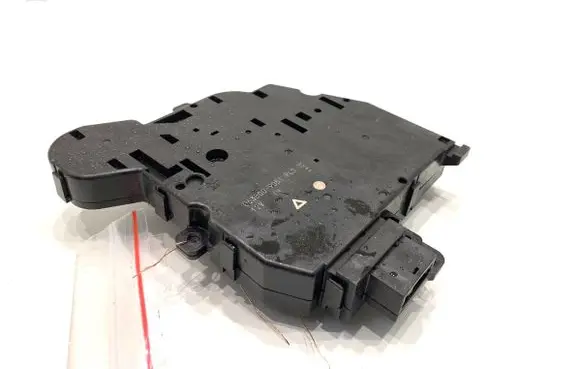 Toyota Camry VIII XV70 Air flap motor/actuator 0638009051