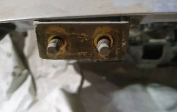 Nissan Primera Tailgate/trunk/boot hinge