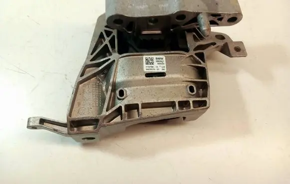 BMW X1 U11 Engine mount bracket 9423376 080921 17276810