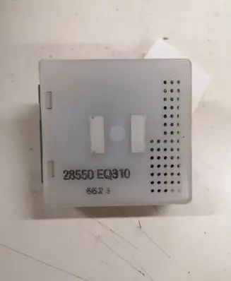 Nissan X-Trail T30 Engine control unit/module ECU 28550EQ310 6623