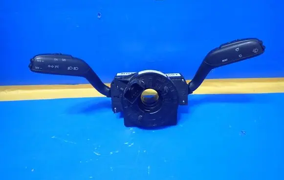 Skoda Fabia Mk2 (5J) Wiper turn signal indicator stalk/switch 7H0953503BQ 5552358