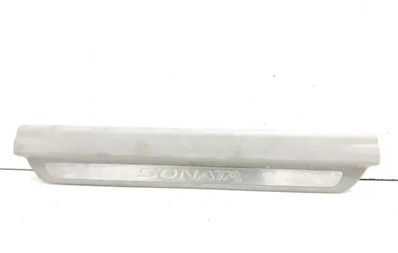 Hyundai Sonata Front sill trim cover 858713K100