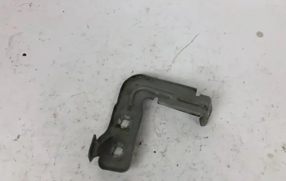 Maserati Levante Fender mounting bracket