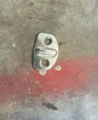 Audi A4 S4 B7 8E 8H Front door lock loop/hook striker 8e0837033