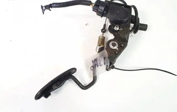 Toyota RAV 4 (XA20) Accelerator throttle pedal 8928120040 89281-20040