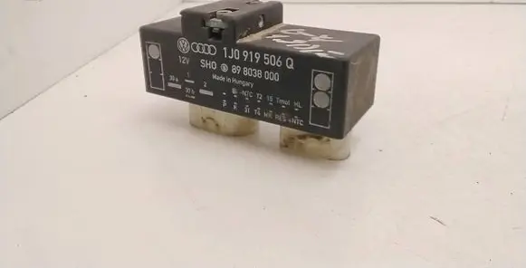 Volkswagen Golf IV Coolant fan relay 1J0919506Q