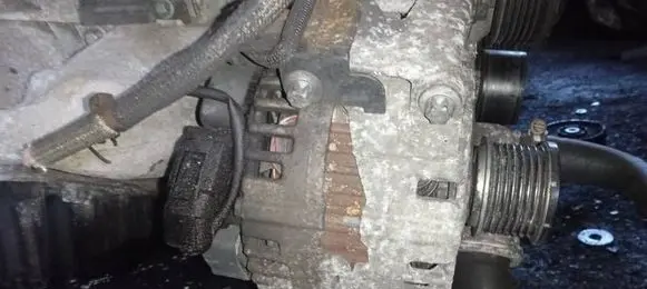 Mercedes-Benz CLS C219 Generator/alternator 0121715015 A0131547002