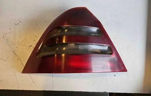 Mercedes-Benz C W203 Rear/tail lights 3311L