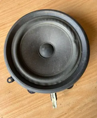 Audi A4 S4 B6 8E 8H Front door speaker 1405126 8E0035411