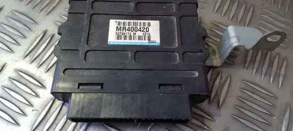 Mitsubishi Pajero ABS control unit/module MR400420 X2T34172M