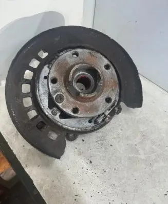 Audi Q7 4L Rear wheel hub 7L8605435