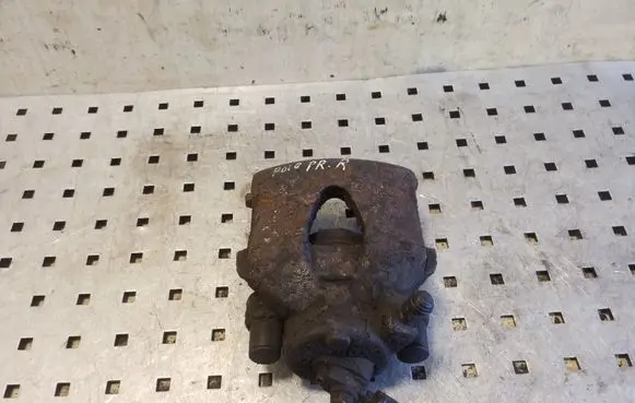 Volkswagen Polo IV 9N3 Front brake caliper