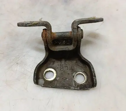 Nissan Primera Front door upper hinge 
