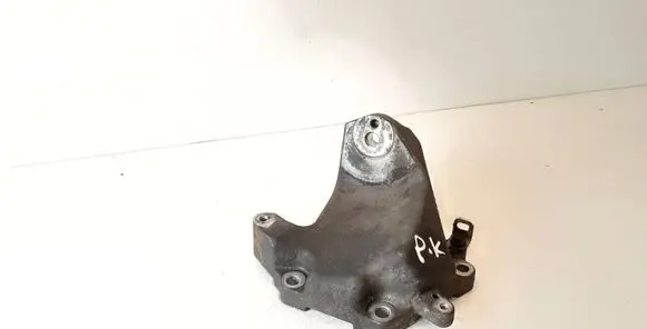 Lexus IS 220D-250-350 Engine mounting bracket