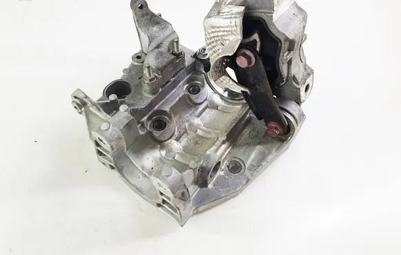 Jaguar E-Pace Engine mount bracket GJ326H051A-jag gj32-6h051-a