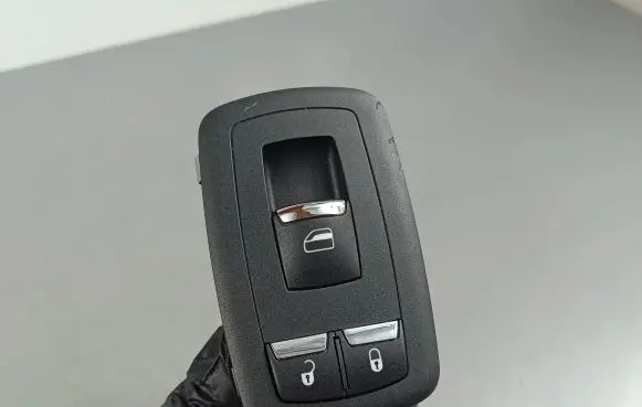 Maserati Quattroporte Electric window control switch 670025405