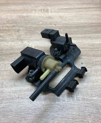 Seat Leon (1P) Turbo solenoid valve 1K0906627A 037906283D