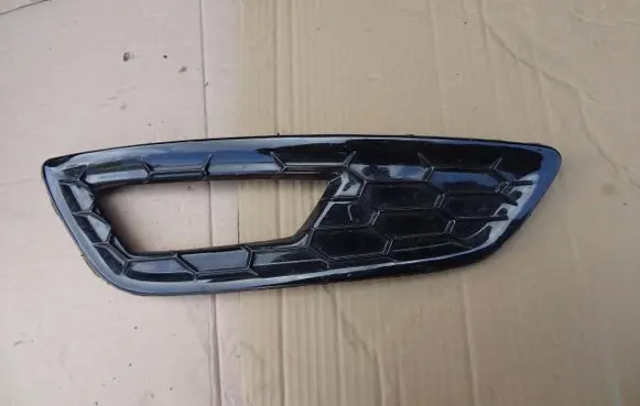 Ford Focus Front bumper lower grill F1EB-15A298-BC