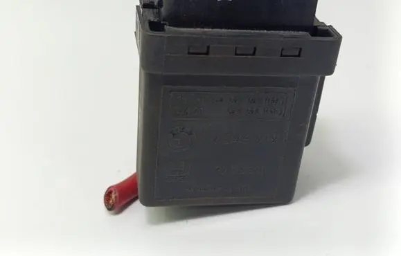BMW 5 E39 Glow plug pre-heat relay 2246919