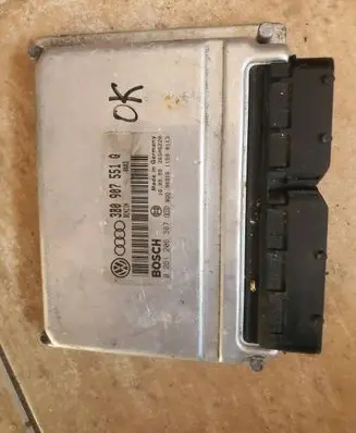 Volkswagen PASSAT B5 Engine control unit/module 3B0907551Q 26SA6220 0261206387