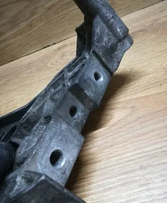 Volkswagen Touran I Engine mounting bracket 03G199207F 2098