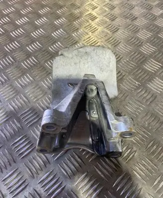 Audi A6 S6 C7 4G Engine mounting bracket 8K0199387