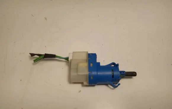 Iveco Daily 6th gen Brake pedal sensor switch 50520116