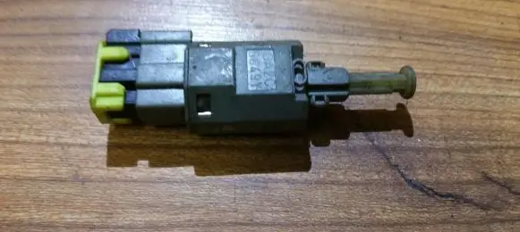 Mazda 626 Brake pedal sensor switch ga2c6649y
