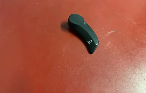 BMW X5 G05 Engine bonnet (hood) release handle 7445745