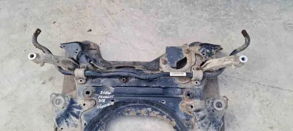 Peugeot 308 Front subframe 9802704280 7CTG64