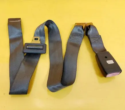 Hyundai Lantra I Middle seatbelt (rear) 
