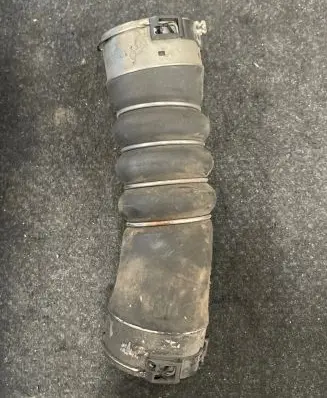 BMW 5 F10 F11 Intercooler hose/pipe 1127941