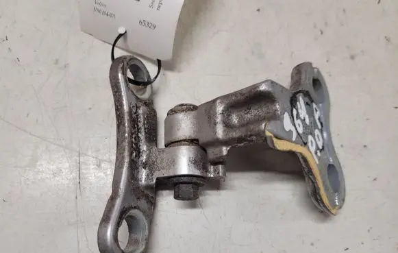 Volvo V50 Front door lower hinge 