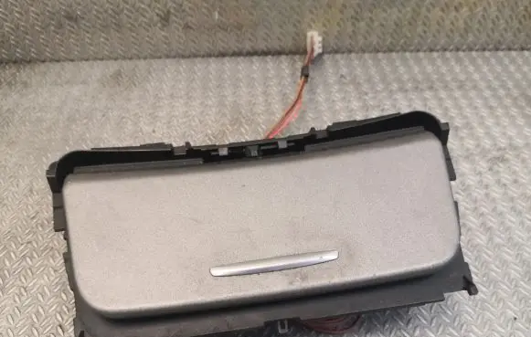 BMW 1 E81 E87 Car ashtray 7078571