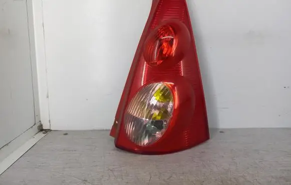 Peugeot 107 Rear/tail lights 815500H040